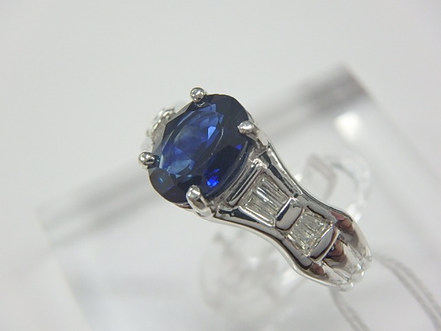 Pt900サファイアリング　8.4ｇ　1.75ct　0.20ct
