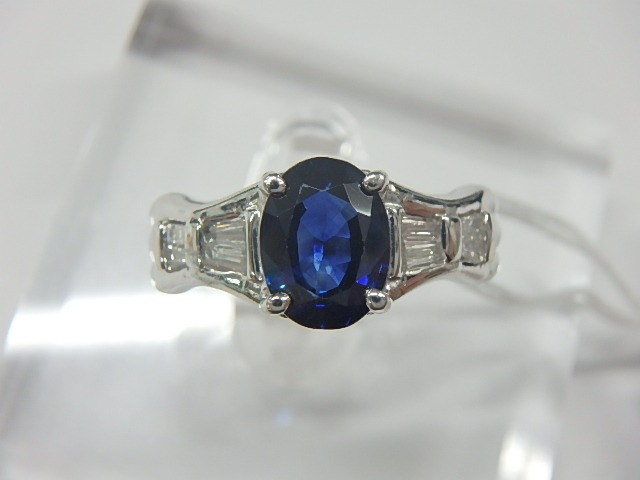 Pt900サファイアリング　8.4ｇ　1.75ct　0.20ctPt900サファイアリング　8.4ｇ　1.75ct　0.20ct