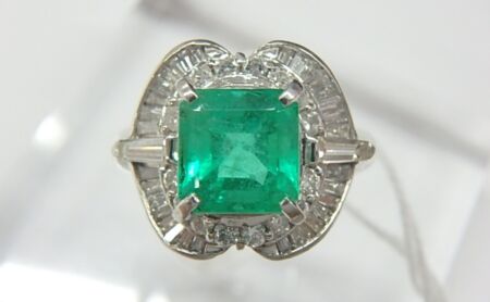 エメラルド リング