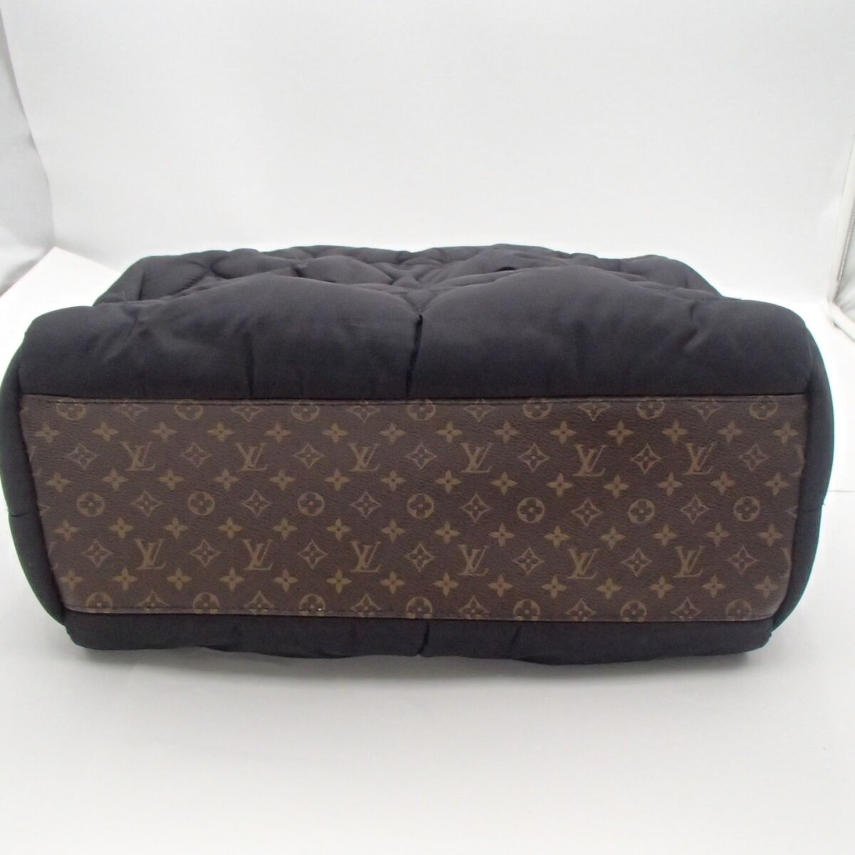 Louis Vuitton ルイヴィトン ピロー PILLOW オンザゴー MM