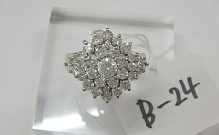 ダイヤモンド　リング