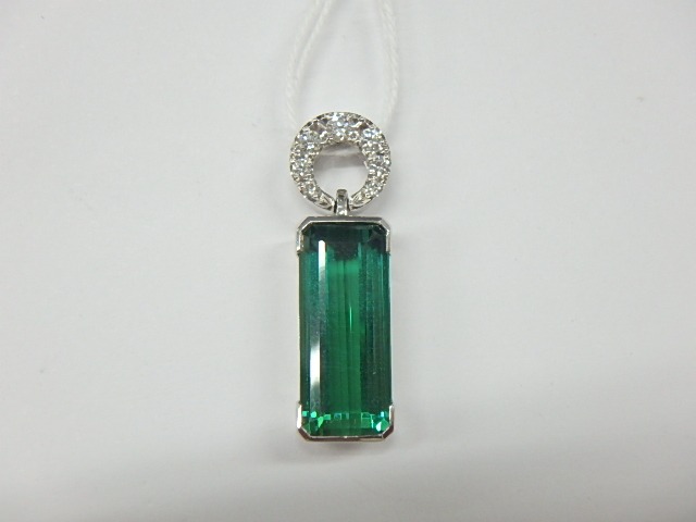 k18wg グリーントルマリン 3.9g 5.56ct 0.14ct