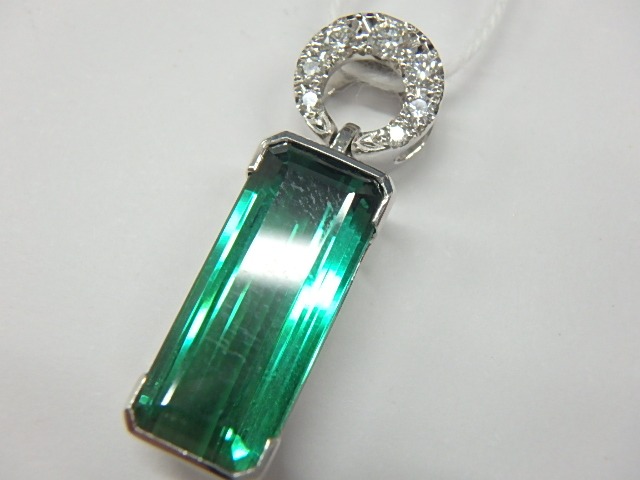 k18wg グリーントルマリン 3.9g 5.56ct 0.14ct
