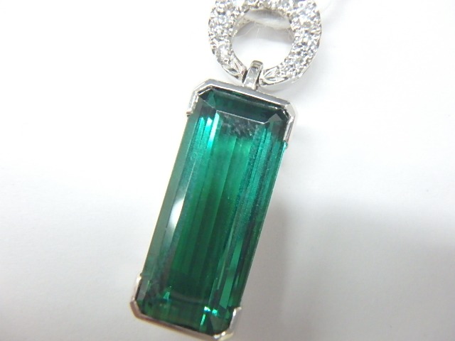 k18wg グリーントルマリン 3.9g 5.56ct 0.14ct