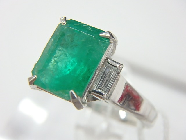Pt900 エメラルド リング