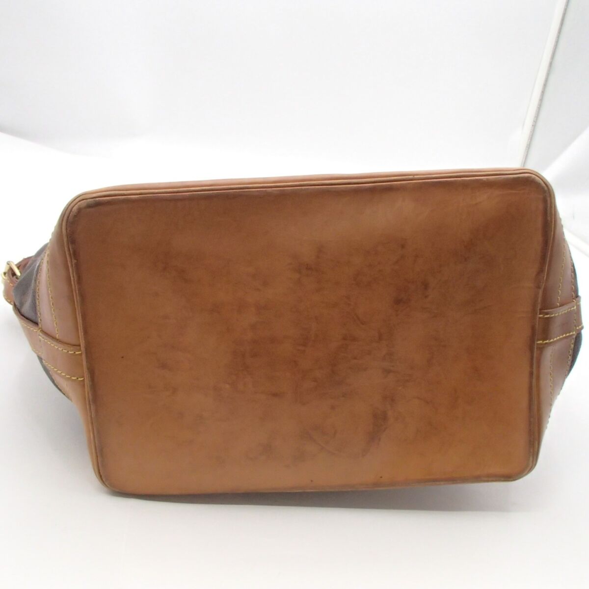 LOUIS VUITTON ルイヴィトン ノエ M42224