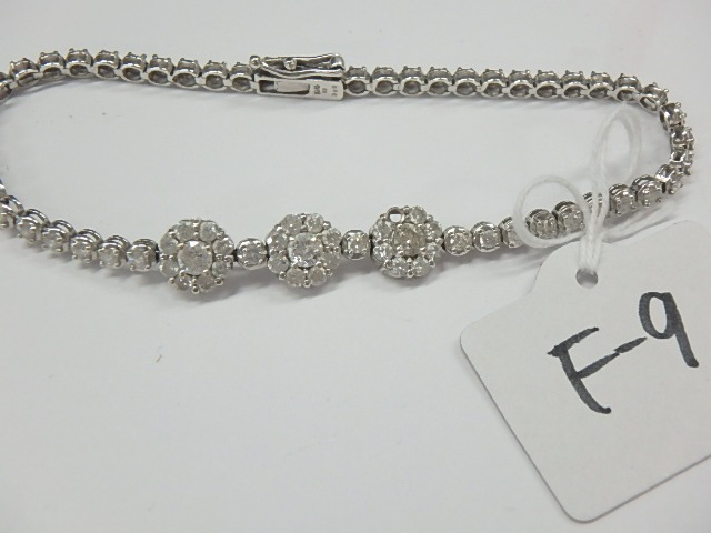 k18wg 7.9g　ダイヤ 2.50ct ブレスレット