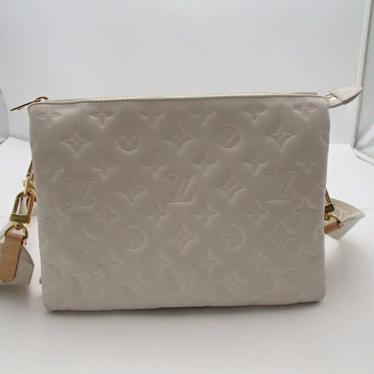 Louis Vuitton ルイヴィトン クッサン PM (M21262)