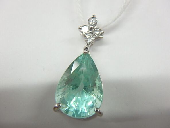 K18WG トルマリン 1.3g 1.90ct 0.07ct