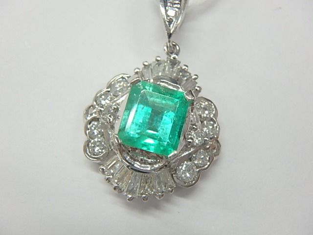 pt900 エメ 5g 1.15ct 0.59ct