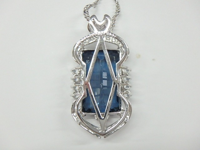 K18WG ブルートパーズネックレス 30.54ct