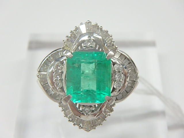 Pt900 エメラルドリング 12.0g 2.62ct 1.01ct