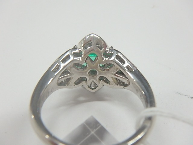Pt900 0.6ct エメラルドリング