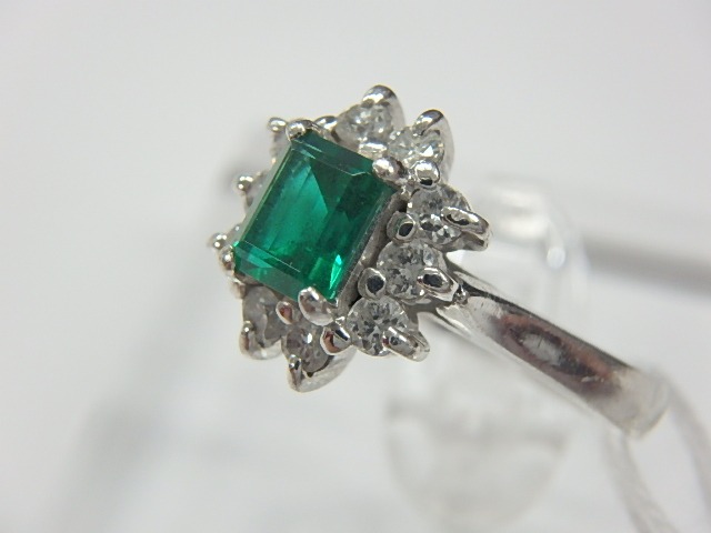 pt900 エメ 4.9g 0.39ct 0.32ct