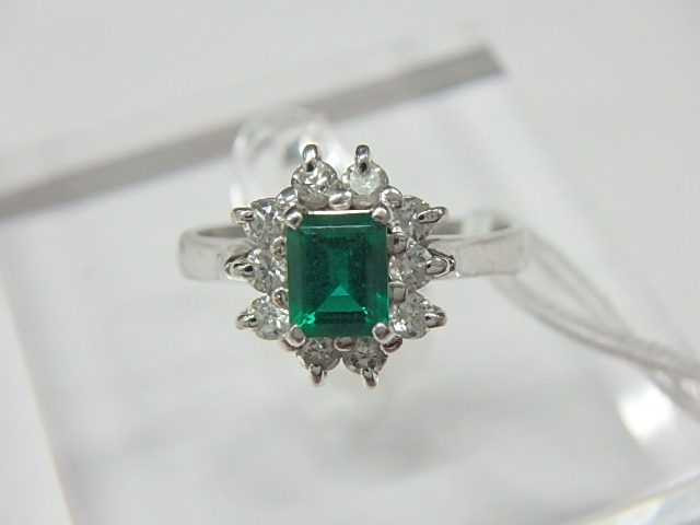 pt900 エメ 4.9g 0.39ct 0.32ct