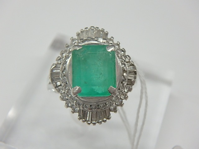 pt900 エメラルド 11.7g 3.20ct 0.81ct